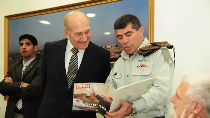 אהוד אולמרט עם הרמטכ"ל אהוד אולמרט עם הרמטכ"ל