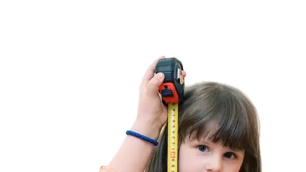 אח מודד את גובה אחותו אח מודד את גובה אחותו