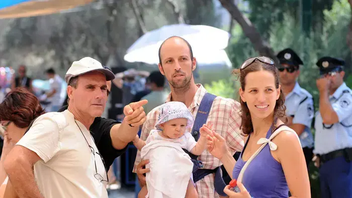 לצאת מהקופסא