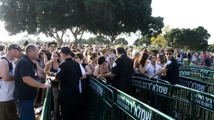 תורים מחוץ להופעה של מדונה תורים מחוץ להופעה של מדונה
