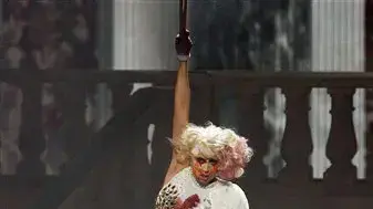 ליידי גאגא מופיעה ב-VMA ליידי גאגא מופיעה ב-VMA