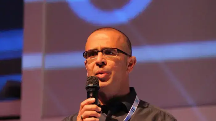 איציק בנבנישתי בכנס בזק