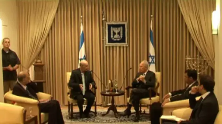 הנשיא קיבל לידיו את השנתון הסטטיסטי ה-60