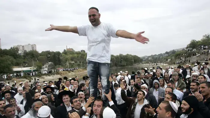 חסידי ברסלב חוגגים ראש השנה באומן