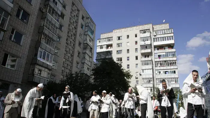 חסידי ברסלב חוגגים ראש השנה באומן