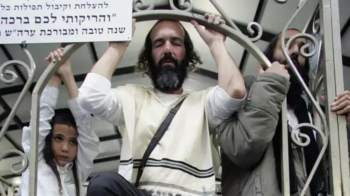 חסידי ברסלב חוגגים ראש השנה באומן