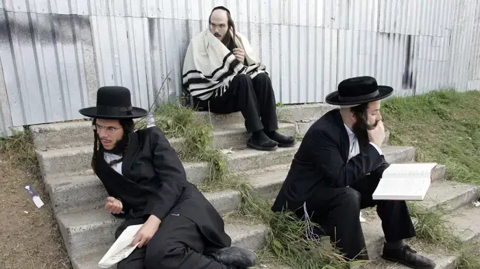 חסידי ברסלב חוגגים ראש השנה באומן