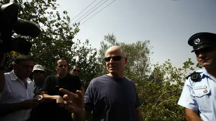 נועם שליט מדבר עם התקשורת ביום קבלת הקלטת נועם שליט מדבר עם התקשורת ביום קבלת הקלטת