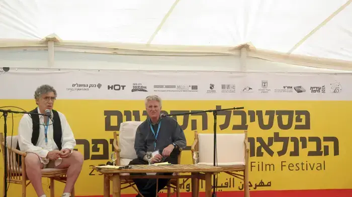 מסיבת עיתונאים עם השחקן אליוט גולד    