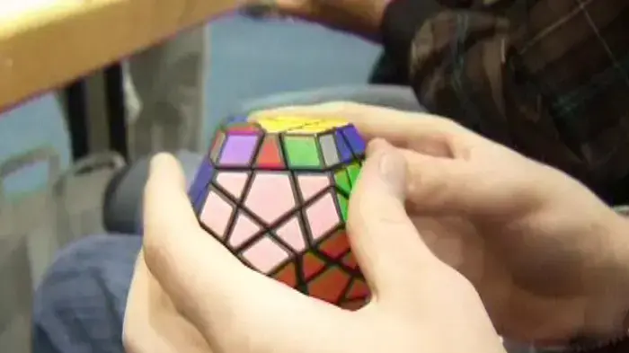 הקובייה ההונגרית חוזרת