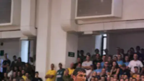 גבי אשכנזי ובכירי המטכ"ל משחקים קט רגל במסגרת אליפות צה"ל למפקדים בוינגייט אוקטובר 2009