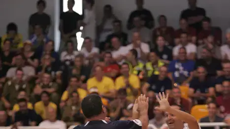 בכירי המטכ"ל משחקים קט רגל במסגרת אליפות צה"ל למפקדים בוינגייט אוקטובר 2009
