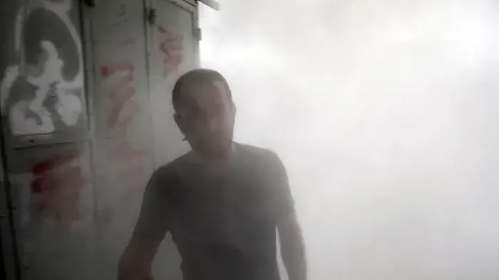 תושב מזרח ירושלים נמלט מענן גז מדמיע בהפגנה בעיר העתיקה