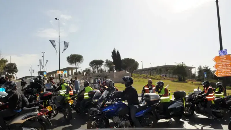 חכים רכובים על אופנועים אוקטובר 2009