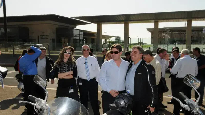 אופיר אקוניס ויור  ארגון הרוכבים ניסים סמגרת מחאת האופנוענים אוקטובר 2009