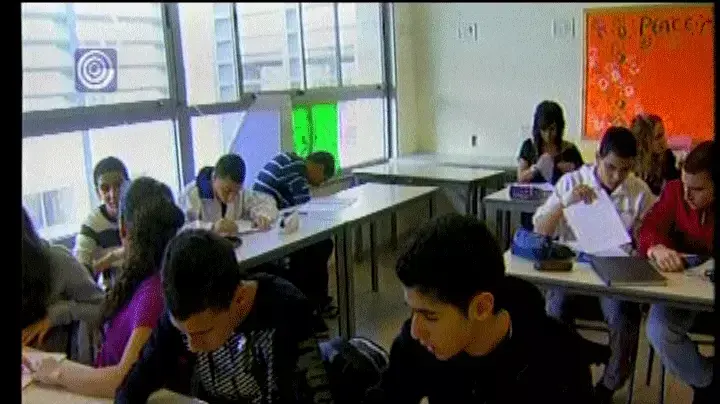 תיכון תיכון
