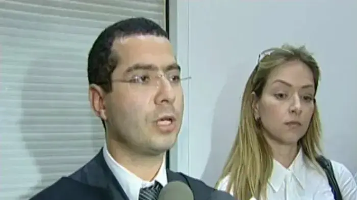 כתב אישום כנגד שלושה מבני משפחת אלפרון