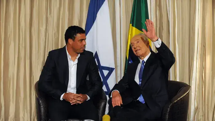 פגישת הנשיא פרס עם שחקן הכדורגל רונאלדו בסאו פאולו