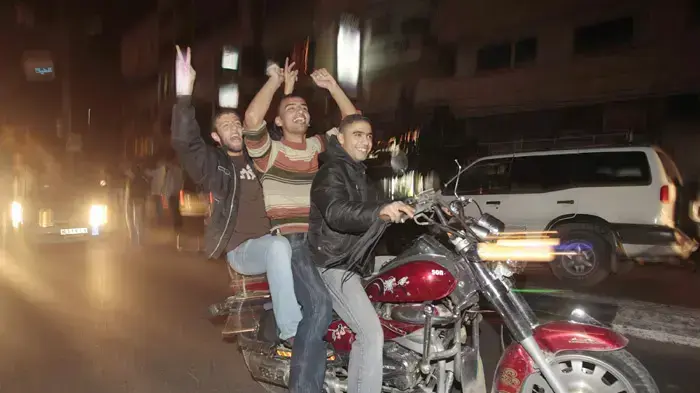 חגיגות בעזה על ניצחון מצרים על אלג'יריה במוקדמות מונדיאל חגיגות בעזה על ניצחון מצרים על אלג'יריה במוקדמות מונדיאל