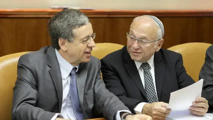 שר המשפטים יעקב נאמן והיועמ"ש מני מזוז בישיבת הממשלה
