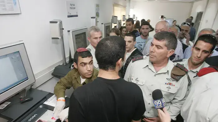 גבי אשכנזי ומתגייסים נובמבר 2009