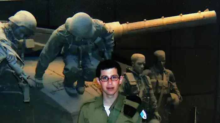 גלעד שליט בשירותו הצבאי - 2006 גלעד שליט בשירותו הצבאי - 2006