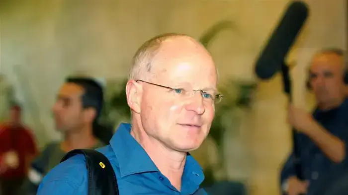 אביבה ונעם שליט בפגישה עם יולי אדלשטיין אביבה ונעם שליט בפגישה עם יולי אדלשטיין