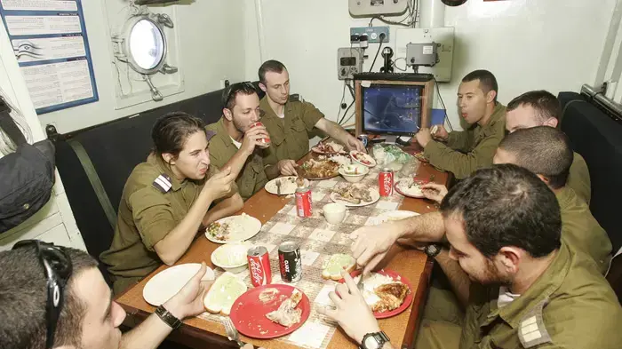אימון ספינות סטי"ל בים התיכון ליד חופי חיפה נובמבר 2009  