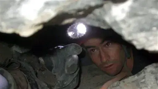 צעיר מת לאחר שנתקע במערה בארה"ב