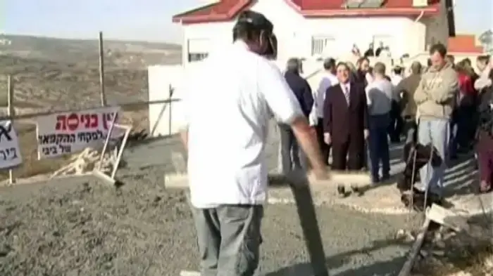 ראשי יש"ע מפרים את צווי הפסקת הבנייה ראשי יש"ע מפרים את צווי הפסקת הבנייה