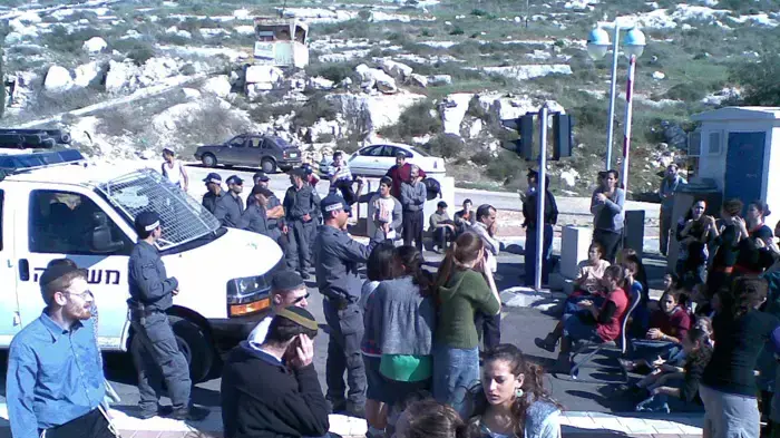 מחאה נגד צווי ההקפאה בקדומים מחאה נגד צווי ההקפאה בקדומים