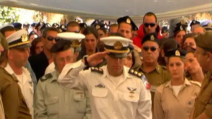 מאות ליוו את סמ"ר גל אזולאי