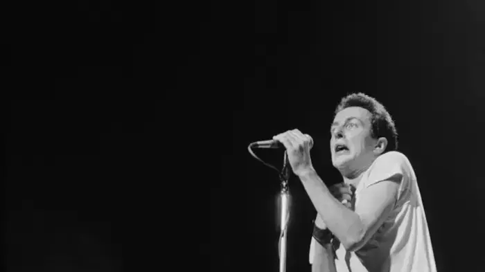 ג'ו סטראמר מהקלאש בהופעה, 1977 ג'ו סטראמר מהקלאש בהופעה, 1977
