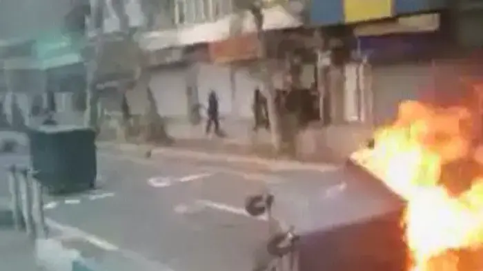 עימותים קשים בין תומכי אופוזיציה למשטרה באיראן עימותים קשים בין תומכי אופוזיציה למשטרה באיראן