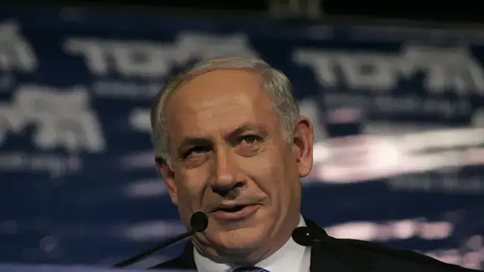 בנימין נתניהו בכנס פעיליי ומתפקדי ליכוד לקביעת מועד הבחירות לועידת הליכוד ומועצות הסניפים. דצמבר 2009 בנימין נתניהו בכנס פעיליי ומתפקדי ליכוד לקביעת מועד הבחירות לועידת הליכוד ומועצות הסניפים. דצמבר 2009