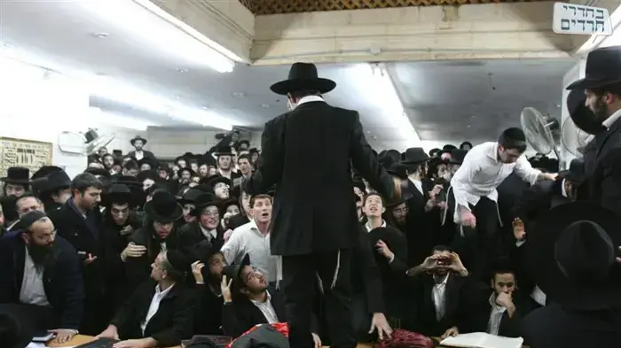 הוצאת דיבוק מגבר בישיבת השלום בירושלים ינואר 2010