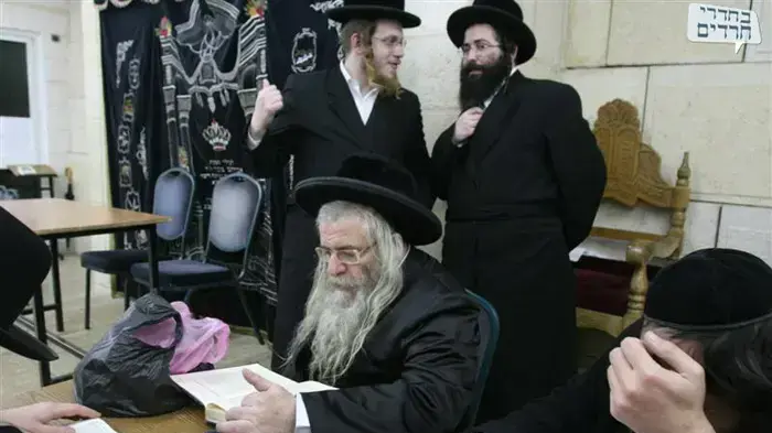 הוצאת דיבוק מגבר בישיבת השלום בירושלים ינואר 2010 הוצאת דיבוק מגבר בישיבת השלום בירושלים ינואר 2010