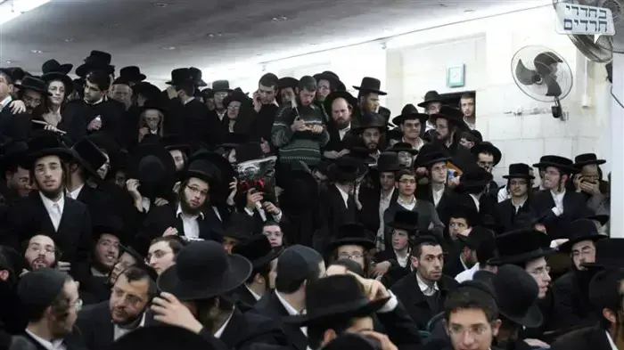 הוצאת דיבוק מגבר בישיבת השלום בירושלים ינואר 2010