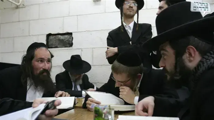 הוצאת דיבוק מגבר בישיבת השלום בירושלים ינואר 2010