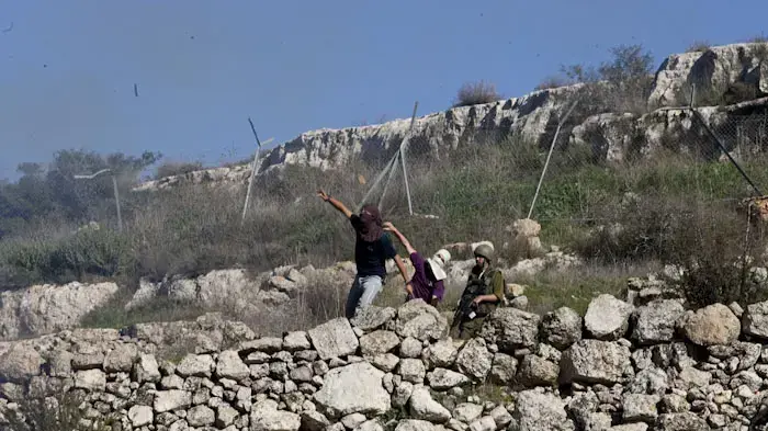 עימותים בין מתנחלים ופלסטינים ליד נווה צוף עימותים בין מתנחלים ופלסטינים ליד נווה צוף