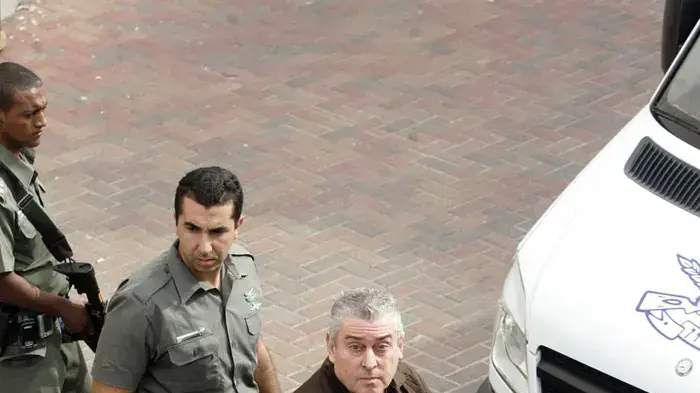זאב רוזנשטיין מובא להארכת מעצר ינואר 2010 זאב רוזנשטיין מובא להארכת מעצר ינואר 2010