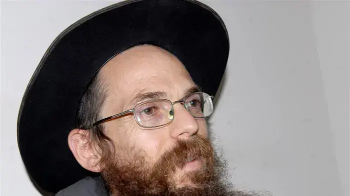 הארכת מעצר לרב יצחק שפירא בירושלים  ינואר 2010        