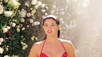 פיבי קייטס ב'נעורים בקצב מהיר'