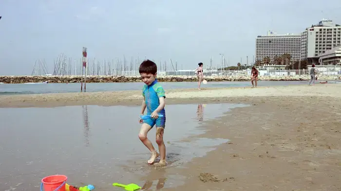 חוף הים בתל אביב פברואר 2010