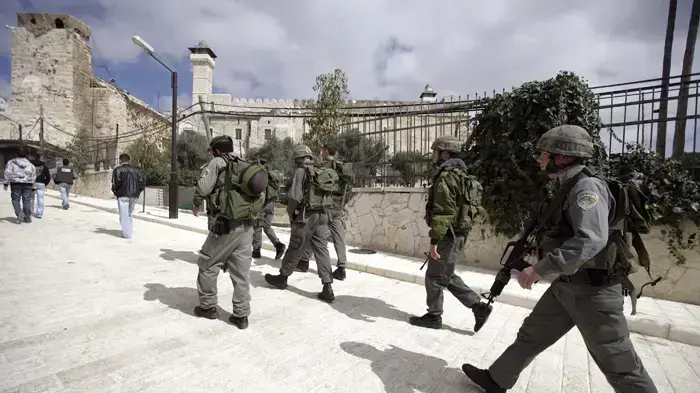 שוטרי מג"ב במערת המכפלה שוטרי מג"ב במערת המכפלה