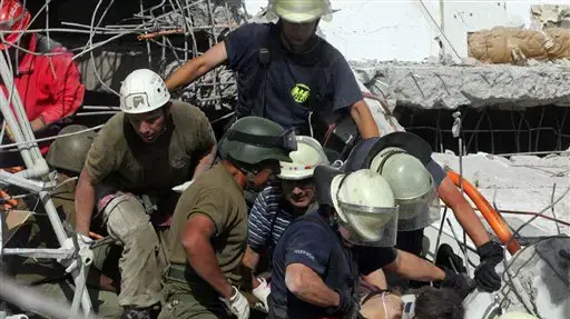 חילוץ מבין ההריסות, רעידת אדמה בצ'ילה פברואר 2010