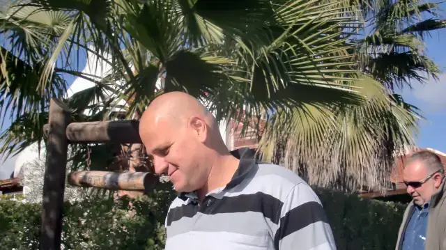 תא"ל משה (צ'יקו) תמיר מחוץ לביתו פברואר 2010 תא"ל משה (צ'יקו) תמיר מחוץ לביתו פברואר 2010