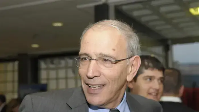 משה לדור פברואר 2010 משה לדור פברואר 2010