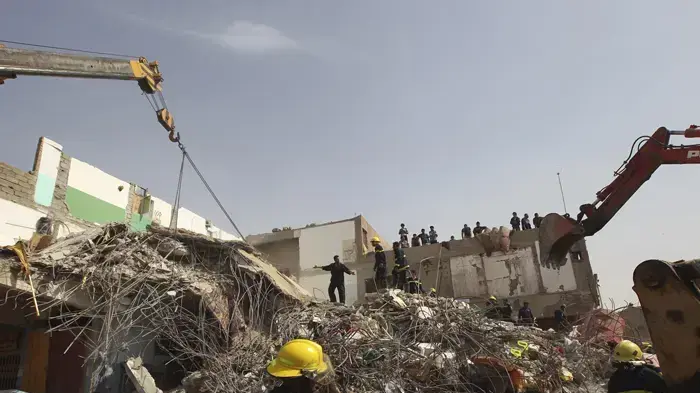 בניין שנפגע בפיגוע ביום הבחירות בעירק