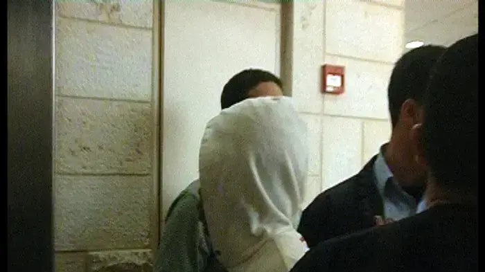 אחד החברים הודה: דחפתי את סיסאי מהגג